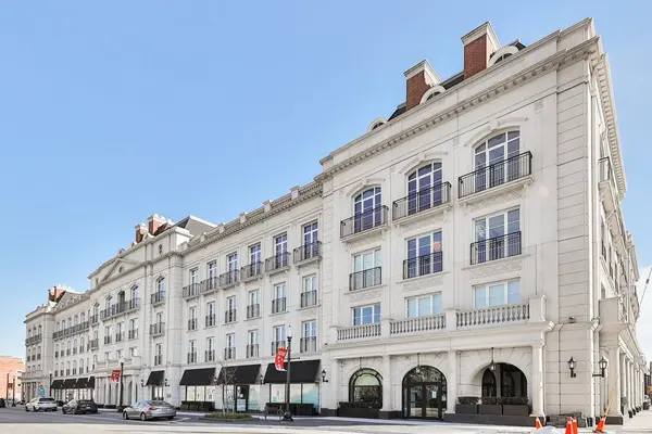 300 Randall ST #212, Oakville, ON L6J 1R1