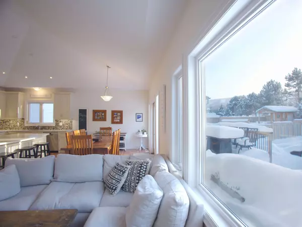 Blue Mountains, ON L9Y 0V1,108 Creekwood CT