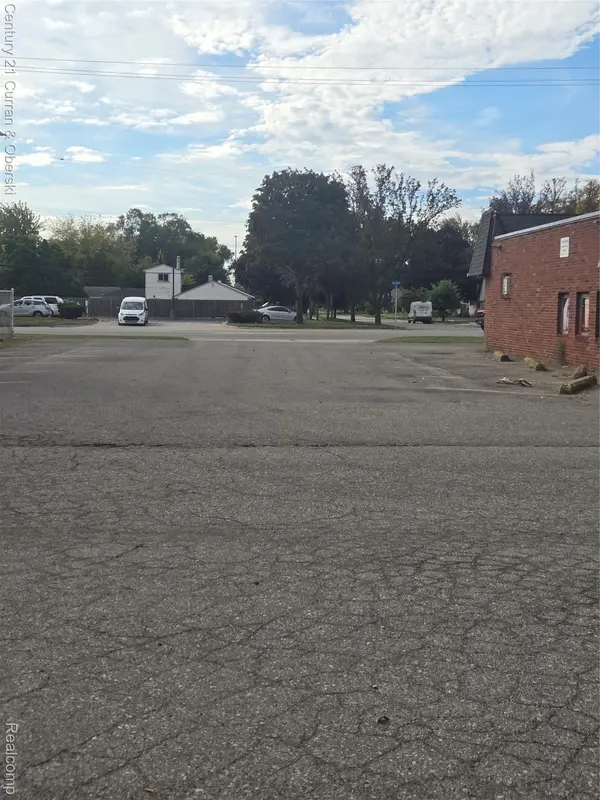 21350 Van Born Rd, Dearborn Heights, MI 48125