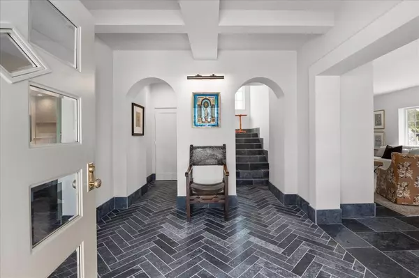 Fort Worth, TX 76107,4259 Crestline Road