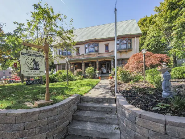 516 Maple ST, City Of Manistee, MI 49660