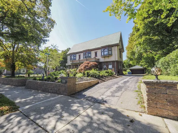 516 Maple ST, City Of Manistee, MI 49660