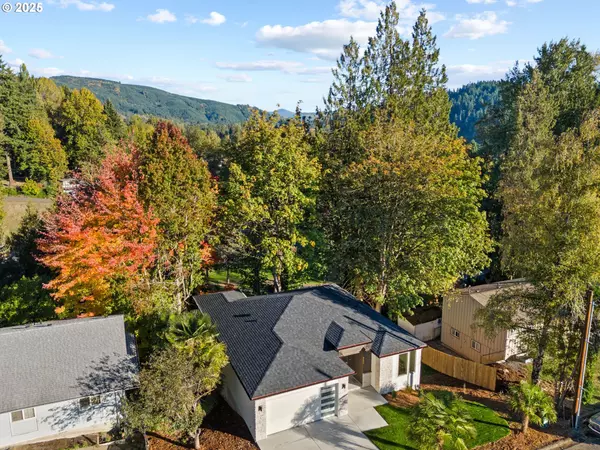 Kelso, WA 98626,310 BARR DR