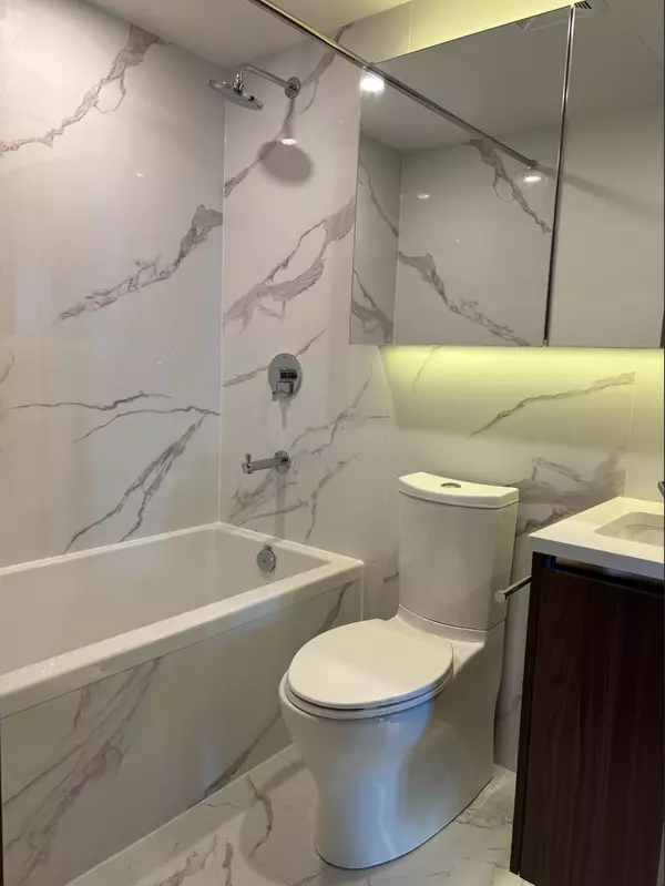 Toronto, ON M5V 0X4,3 Concord Cityplace WAY #3912