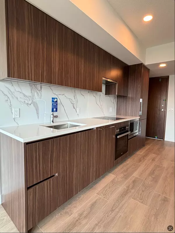 Toronto, ON M5V 0X4,3 Concord Cityplace WAY #3912