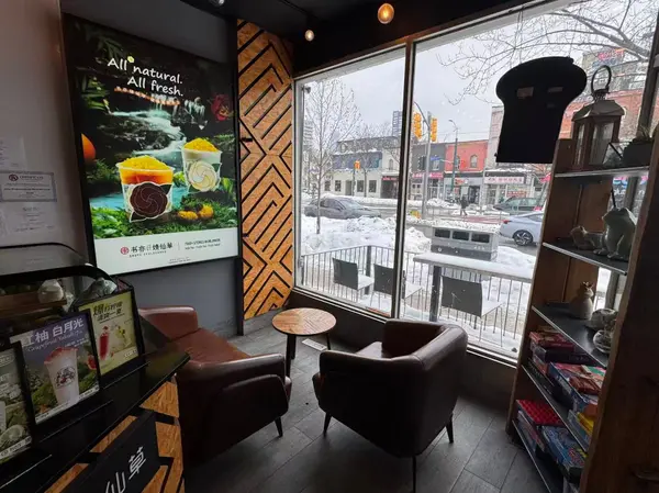 394 Spadina AVE, Toronto C01, ON M5T 2G5