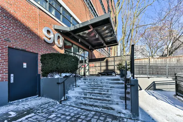 90 Sumach ST #315, Toronto C08, ON M5A 3J9