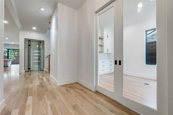 8419 Craighill Avenue, Dallas, TX 75209