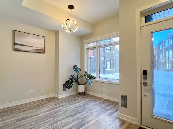 370 Red Maple RD #13, Richmond Hill, ON L4C 5T4