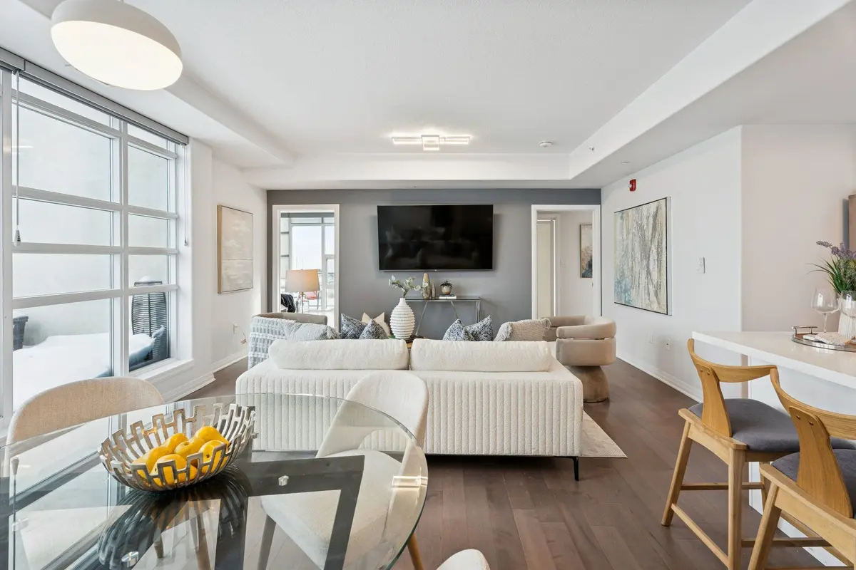 10 Concord PL #409, Grimsby, ON L3M 0G6