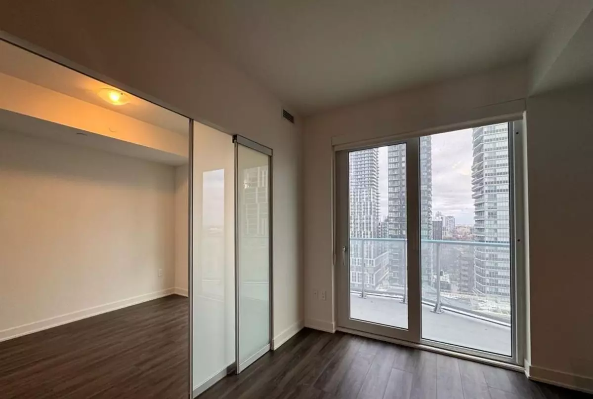 Toronto, ON M5B 0C7,100 Dalhousie ST #1906