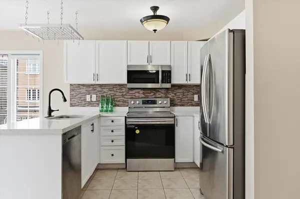 5110 Fairview ST #32, Burlington, ON L7L 7H6