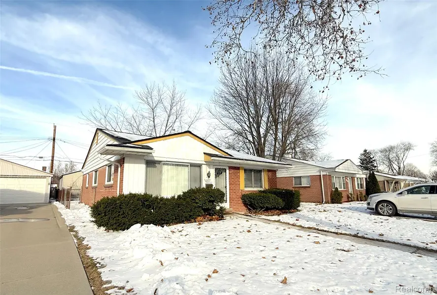 1177 Connie AVE, Madison Heights, MI 48071