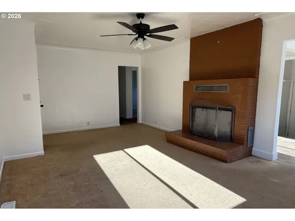 4733 E AMAZON DR, Eugene, OR 97405