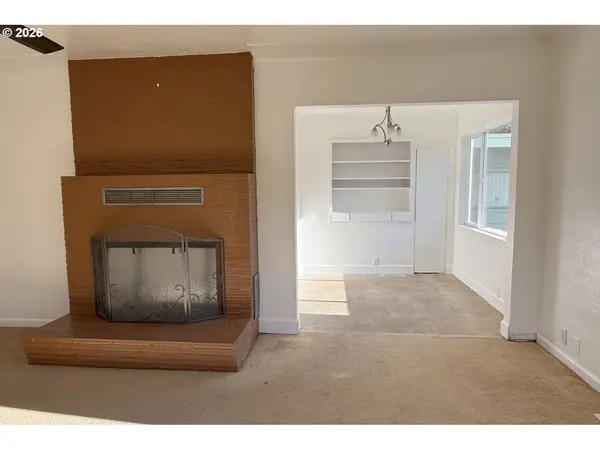 4733 E AMAZON DR, Eugene, OR 97405