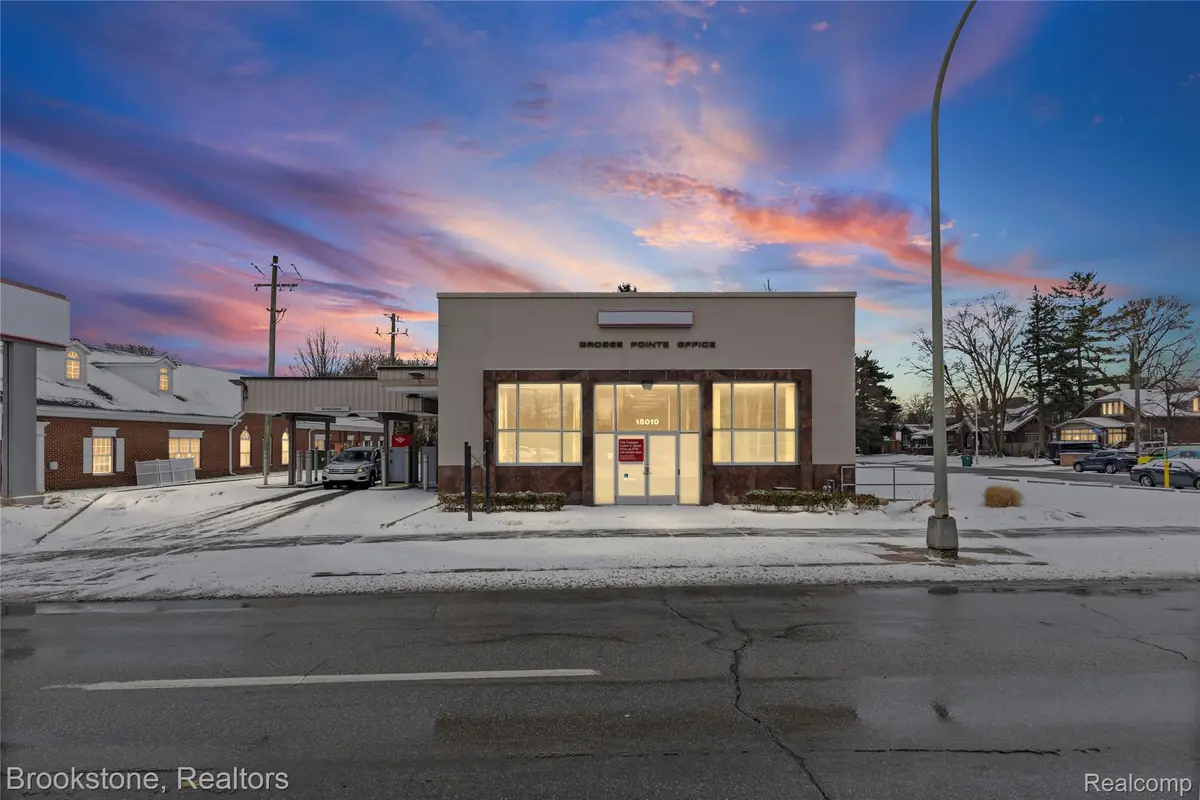 15010 E Jefferson AVE, Grosse Pointe Park, MI 48230