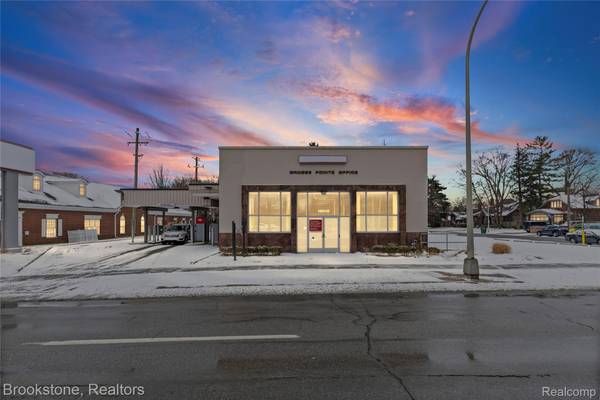 15010 E Jefferson AVE, Grosse Pointe Park, MI 48230