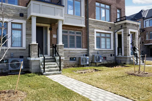 176 De La Roche DR, Vaughan, ON L4H 5G4