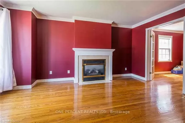 Belleville, ON K8P 5G2,43 Sherwood CRES #Main