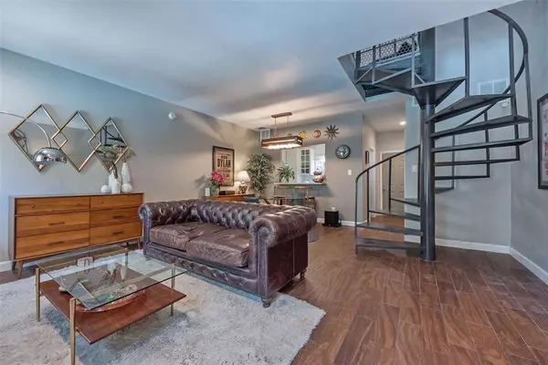 Dallas, TX 75214,5701 Gaston Avenue #8