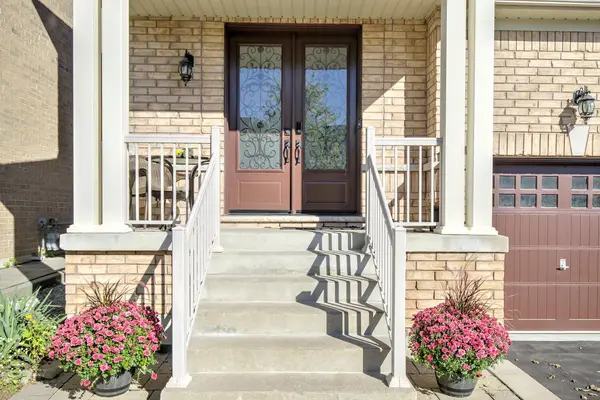 6 Halo CT, Vaughan, ON L6A 4L3