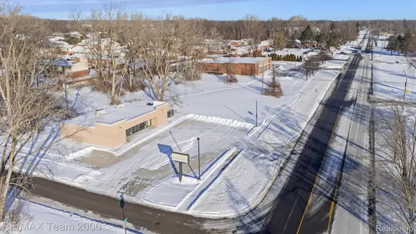 8498 Wayne RD, Romulus, MI 48174