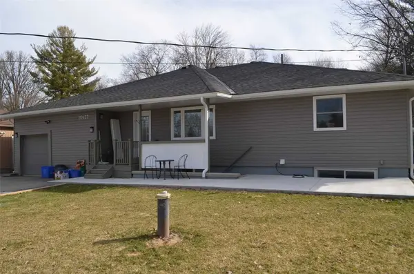 20437 Yonge ST #Main Fl Unit, East Gwillimbury, ON L9N 1N8