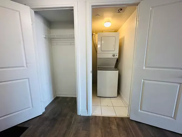 Toronto E09, ON M1G 0A9,20 Meadowglen PL #1001