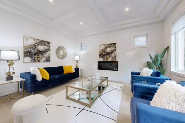 Aurora, ON L4G 3Y8,234 Sikura CIR