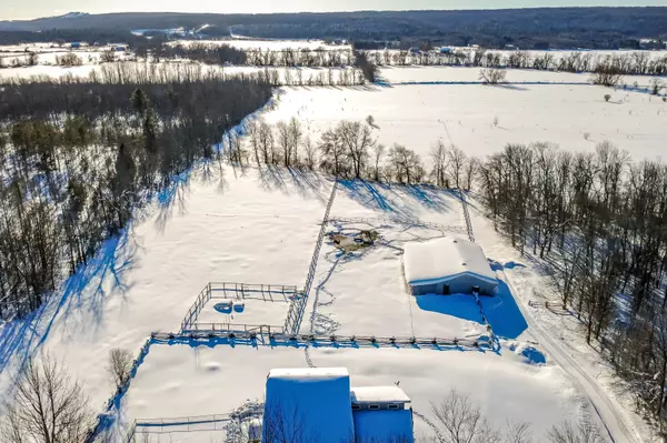 Oro-medonte, ON L0K 1E0,11256 12 HWY