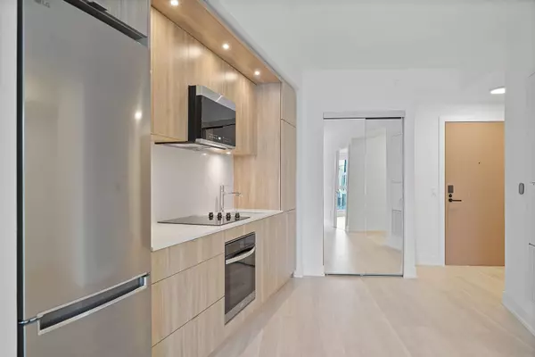 Toronto, ON M9A 0E5,25 Cordova AVE #305