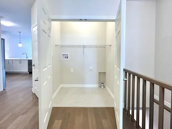 Belleville, ON K8N 4Z5,99 Cloverleaf DR #19