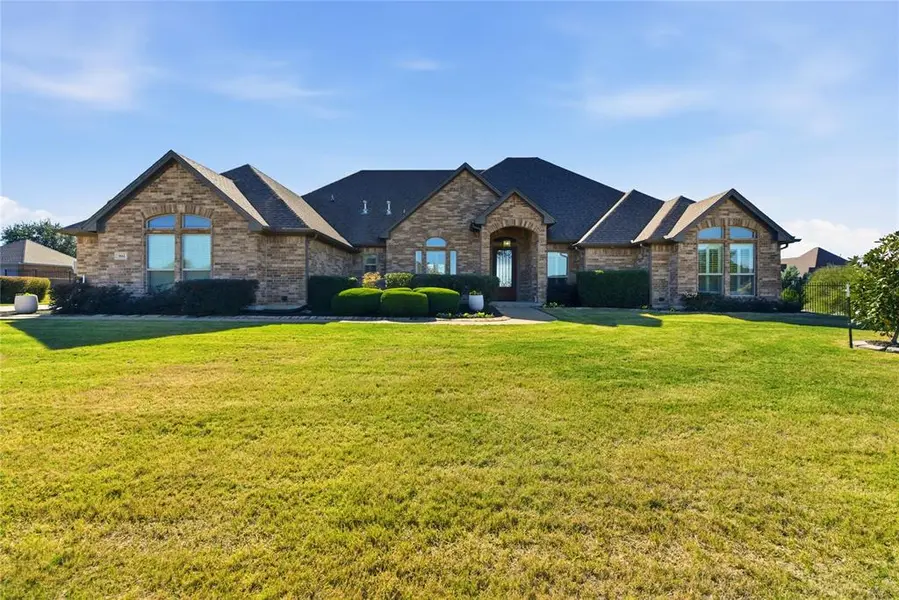 5661 Posada Drive, Fort Worth, TX 76036
