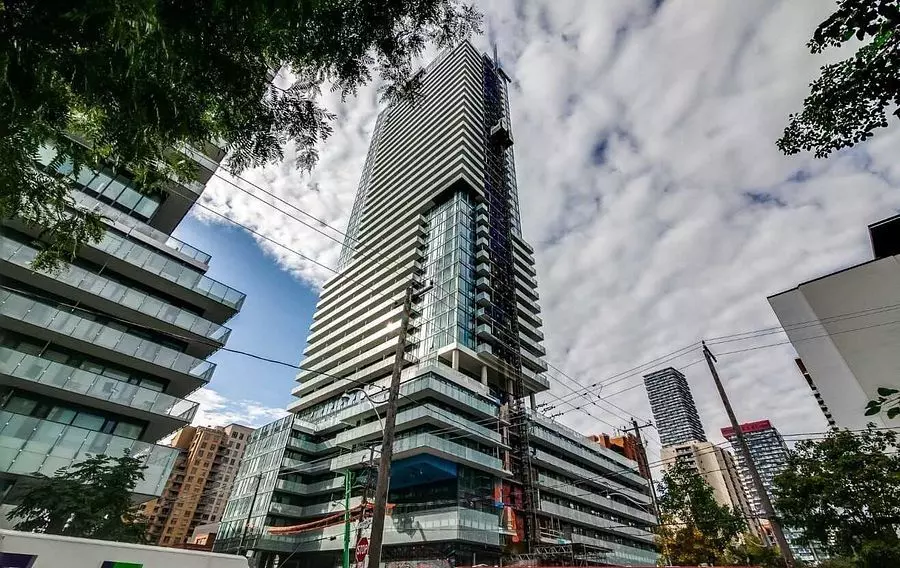 Toronto C10, ON M4P 0C8,161 Roehampton AVE #624