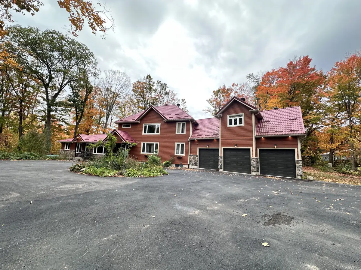 1075 Big Bay Point RD, Barrie, ON L9J 0A2