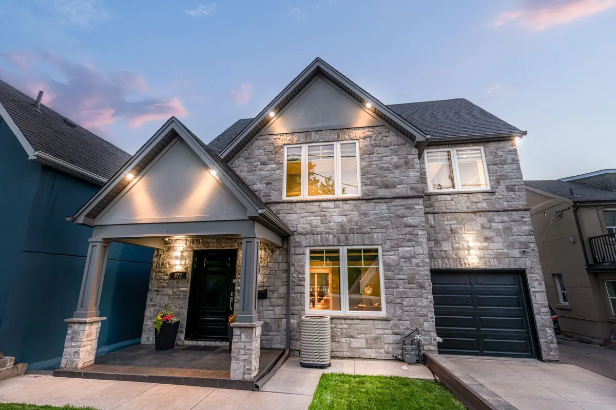 372 Silverthorn AVE, Toronto W03, ON M6M 3G9