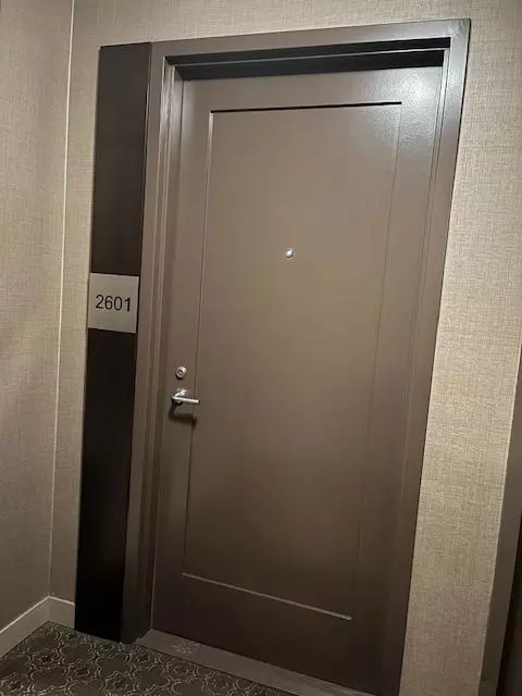 Toronto, ON M5P 2Y3,320 Tweedsmuir AVE #2601