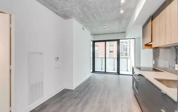 Toronto C10, ON M4P 0C8,161 Roehampton AVE #624