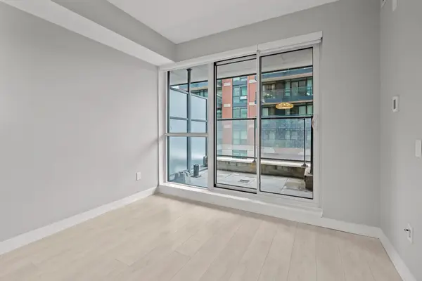 Toronto C06, ON M3H 0C8,31 Tippett RD #341