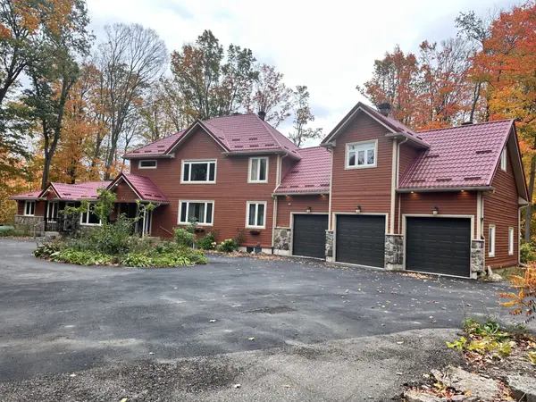 1075 Big Bay Point RD, Barrie, ON L9J 0A2