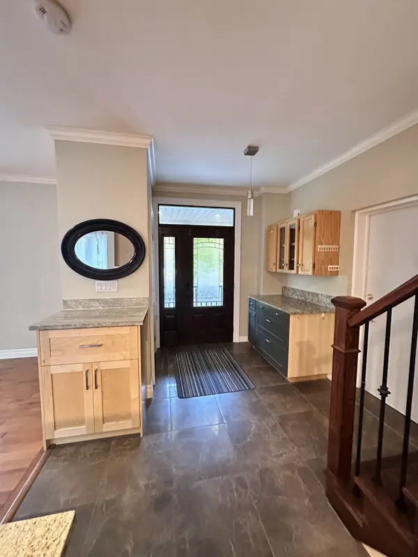 1075 Big Bay Point RD, Barrie, ON L9J 0A2