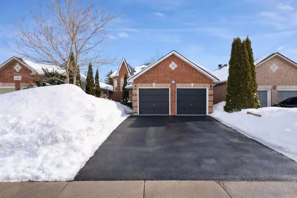 28 Hewitt PL, Barrie, ON L4M 7B3