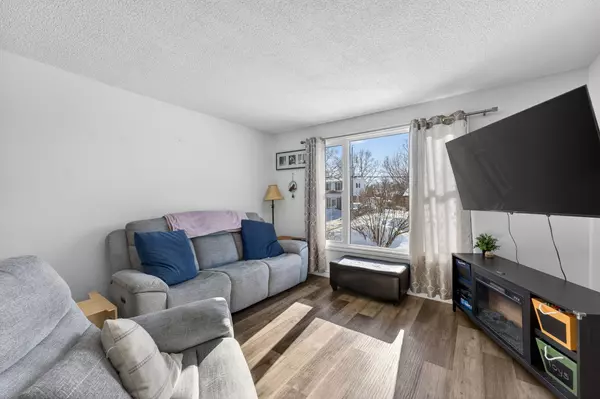 Loyalist, ON K0H 1G0,104 Purdy RD