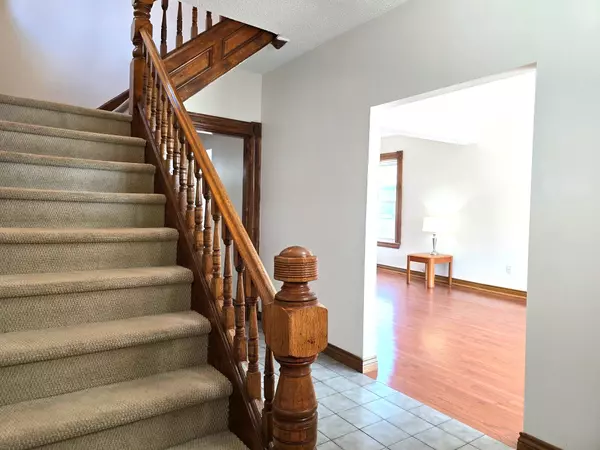 Aylmer, ON N5H 1N3,45 Pine ST E