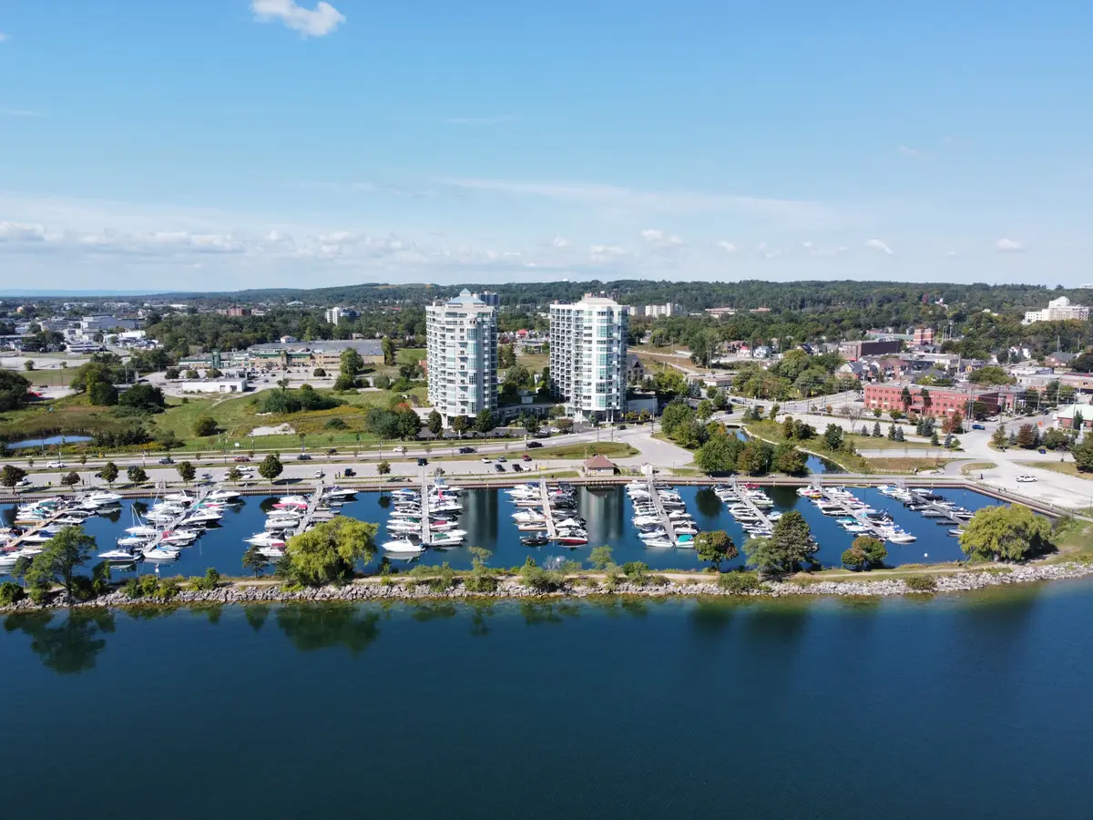 Barrie, ON L4N 9R2,6 Toronto ST #604