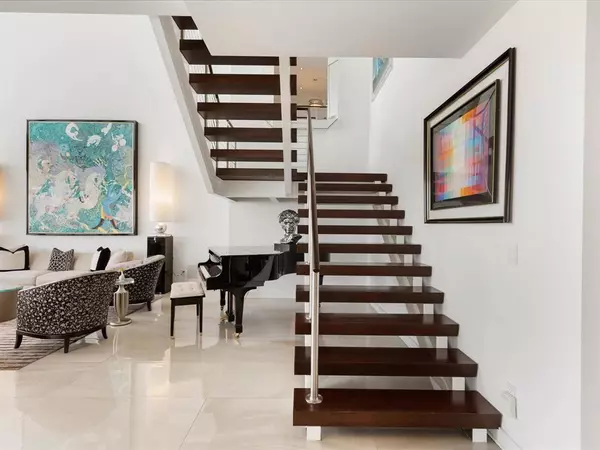 Dallas, TX 75201,2900 Mckinnon Street #2802