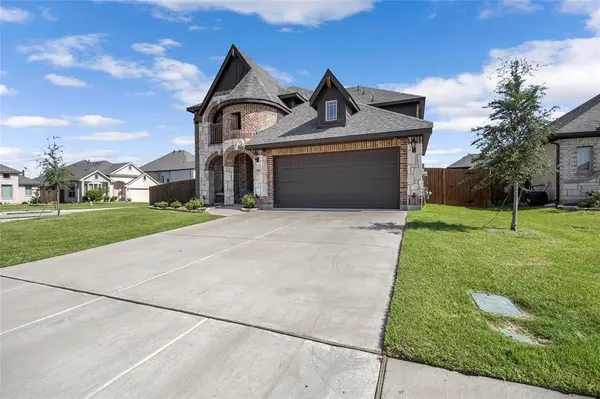 303 Hidden Cove Drive, Ponder, TX 76259