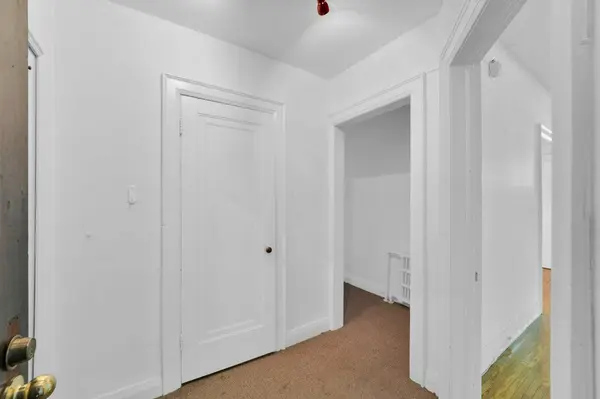 390 Davenport RD, Toronto C02, ON M4V 1B4