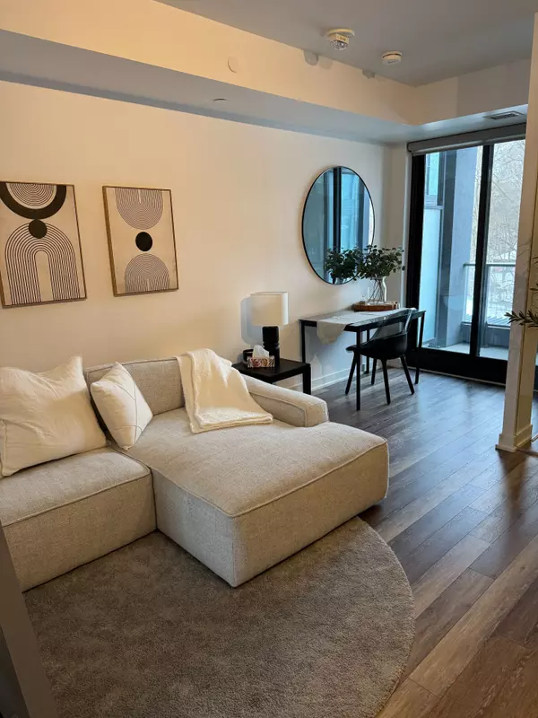 Toronto, ON M5M 1B1,250 Lawrence AVE W #203