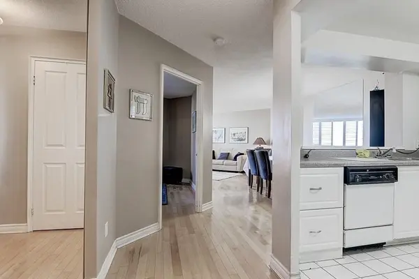 1121 Steeles AVE W #1008, Toronto C07, ON M2R 3W7